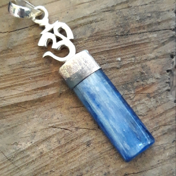 "Om" Blue Kyanite .925 Silver Pendant - Picture 1 of 4